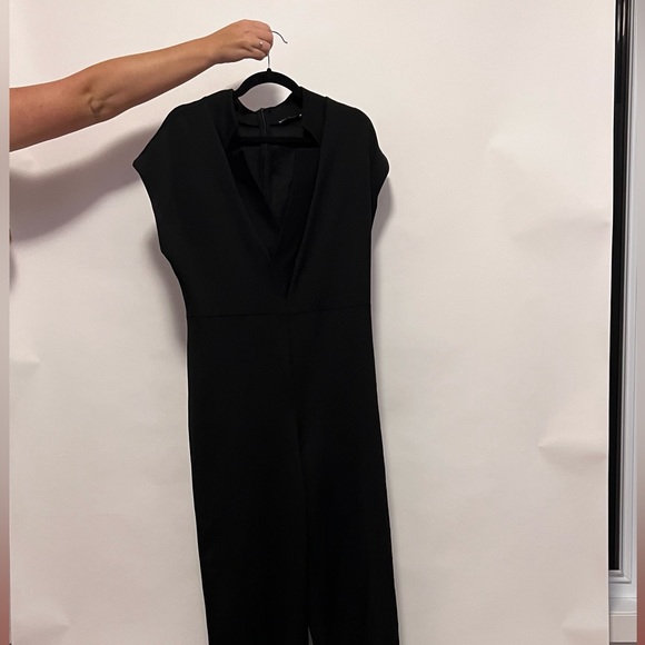 Black v-neck jumpsuit - Picture 4 of 4